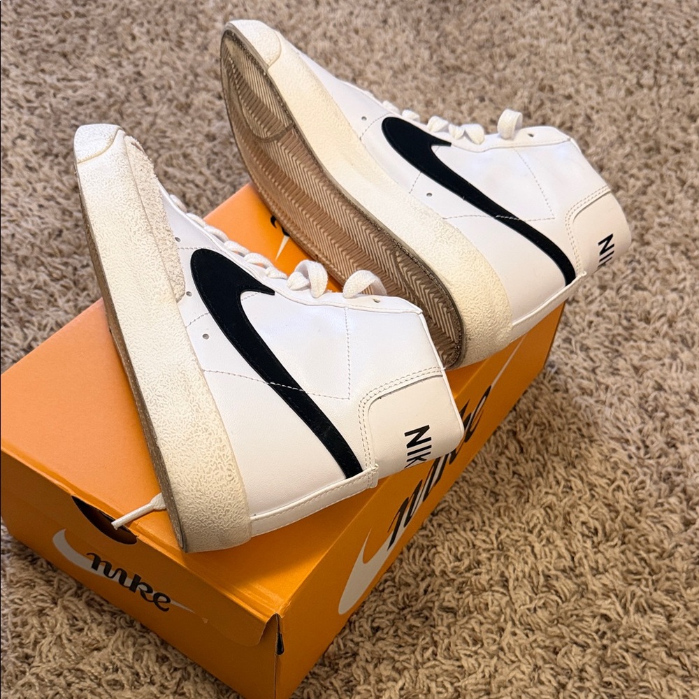 Nike White and Black High-Tops - Picture 4 of 4